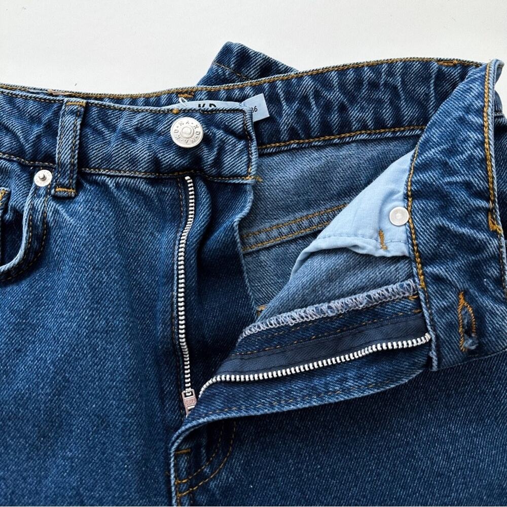 NA-KD Split Hem High Waist Denim Jeans - Picture 4 of 12